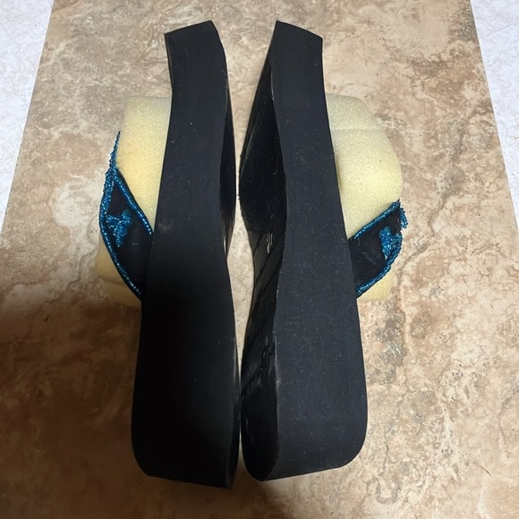 Yellow Box brand new beaded blue butterfly flip flops sandals 7 - Picture 7 of 7